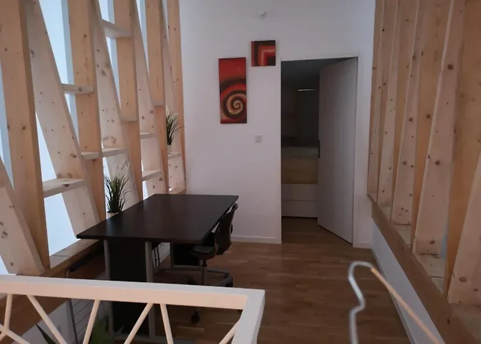 Maison 2 Chambres, Cosy, Proche Metro